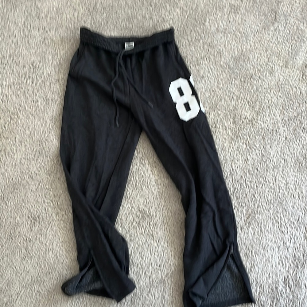 NWOT PINK VS Sweat Pant Ankle Zipper & Pocket Zipper “86” logo Sz M Dark Grey